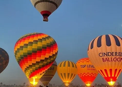 Excursion d'une journée à Louxor avec balade en montgolfière